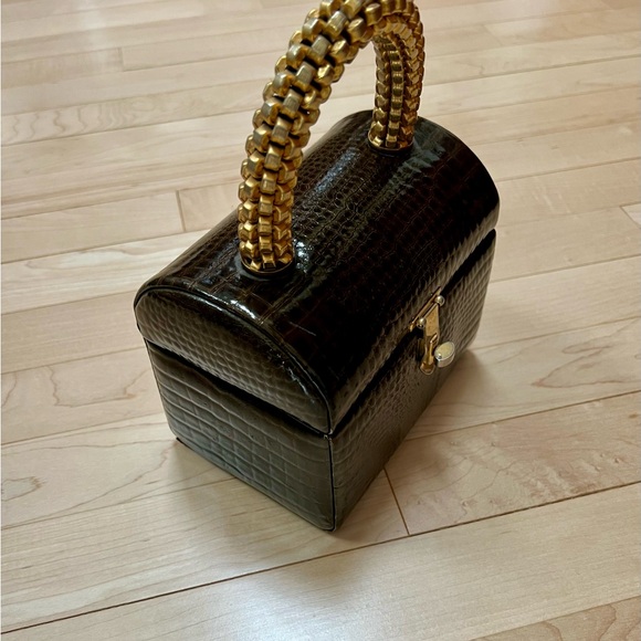 Vintage embossed patent leather purse - Picture 3 of 5